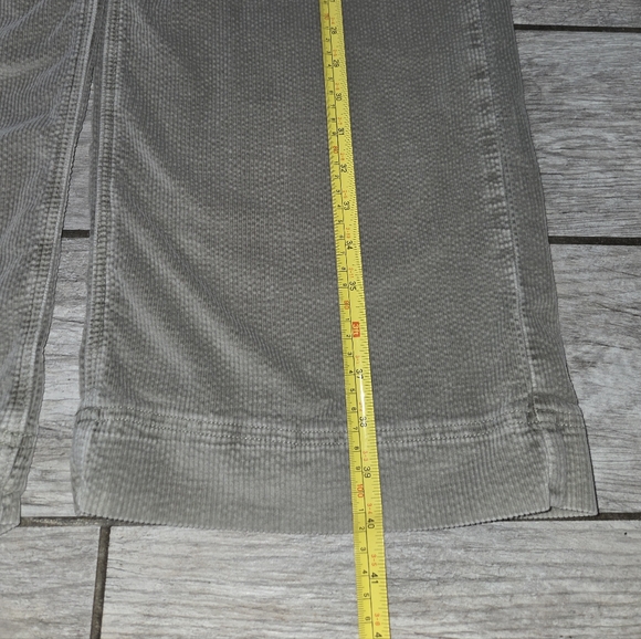 AE Corduroy Super High-Waisted Baggy Wide-Leg Pant Sage Womens 8 Stretchy Cargo - Picture 6 of 14